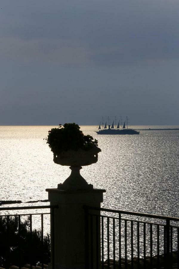 Villa Rhoe Minia Bagian luar foto